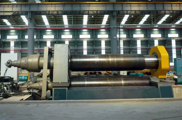 Hydraulic bending machine